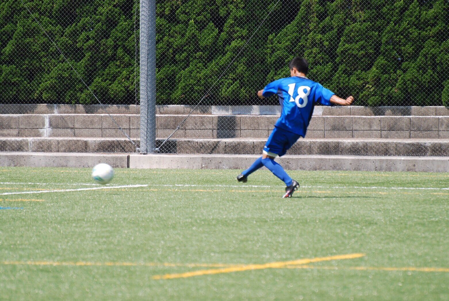 松山北fc 松北注目選手 宇都宮 仁 ネイマールを彷彿とさせるドリブルテクニックを持つ サイドアタッカー 多彩なフリーキックも持ち味で あとはシュートの精度と決定力か スピードは抜群だ 1999jin1128