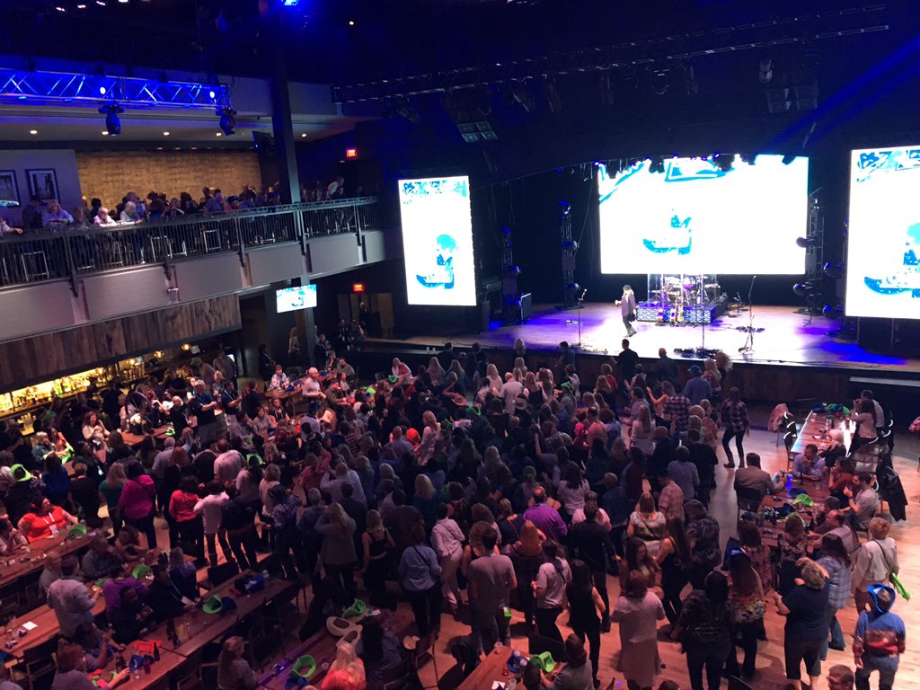 Lux_P's tweet photo. #conn16 Fun times https://t.co/2FMAis2LZt