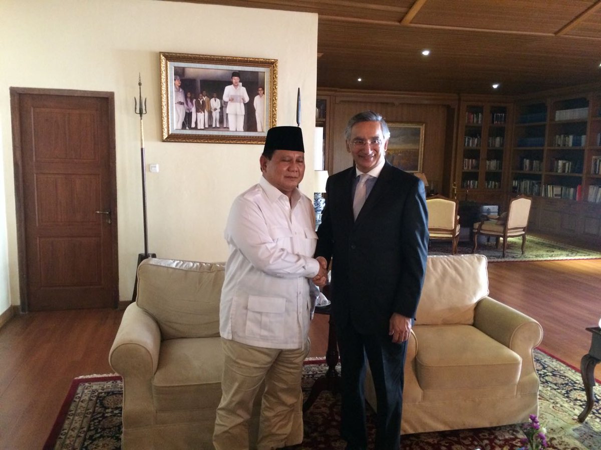 PakistanEmbJkt's tweet photo. Ambassador Aqil Nadeem today called on Mr. Prabowo Subianto, Chairman of  @Gerindra . @prabowo #Pakistan #Indonesia https://t.co/ncudGkFYhz