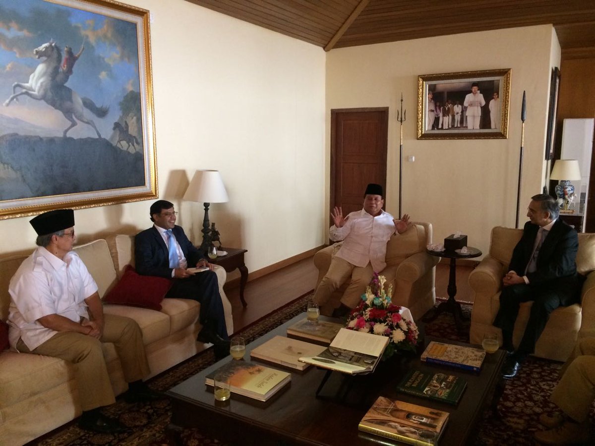 PakistanEmbJkt's tweet photo. Ambassador Aqil Nadeem today called on Mr. Prabowo Subianto, Chairman of  @Gerindra . @prabowo #Pakistan #Indonesia https://t.co/ncudGkFYhz