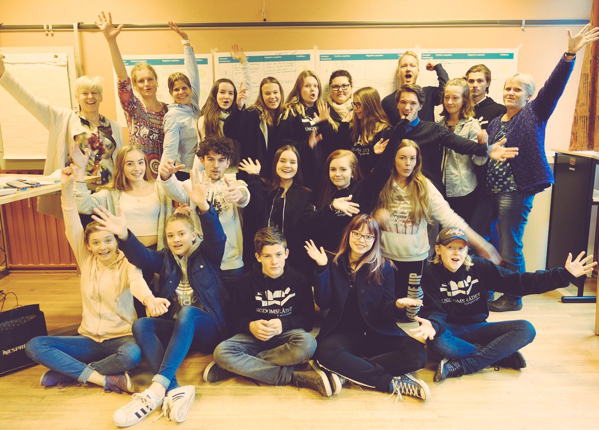 NoByutvikling's tweet photo. Kongsvingers framtid! Ingenting er mer inspirerende enn å diskutere #byutvikling med ungdom #BYLAB #K2050 #Kongsvinger #Ungdomsrådet https://t.co/RYfm4p3LbR