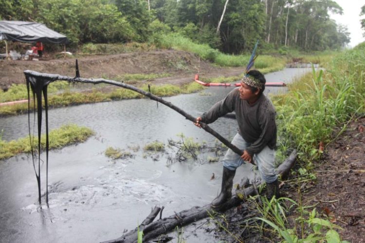 AmericanIndian8's tweet photo. Another pipeline spill reported in Peruvian Amazon as indigenous protests enter eighth week
https://t.co/09ja0cXMdq
#INDIGENOUS #TAIRP https://t.co/zm4AKVjyBo