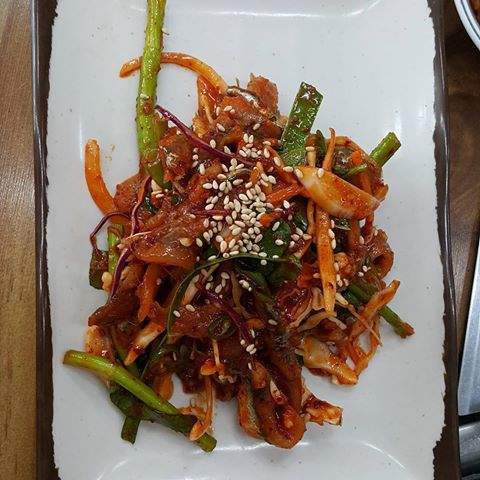 DP_BISTRO's tweet photo. Kucai &amp; Asparagus Asam Manis (dengan buah asam Kumanjing) #executiveaccess @DP_BISTRO #IndonesiaTraditionalFoods https://t.co/AHrFDmUmTD