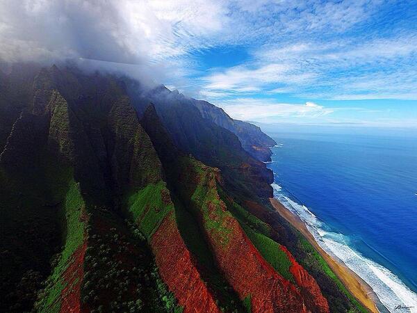 CodyStephenso16's tweet photo. Coast of Kauai, Hawaii.!! https://t.co/vruekPv0XP