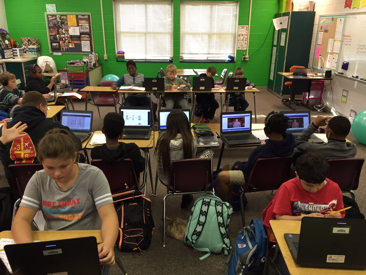 arwilmoth's tweet photo. Working on our 2 lessons for today using @OneNoteEDU and being #tradigital #flexgroups @HuntersCreekMS @DLTHCMS #benchmarkprep https://t.co/N31zPgMmjV