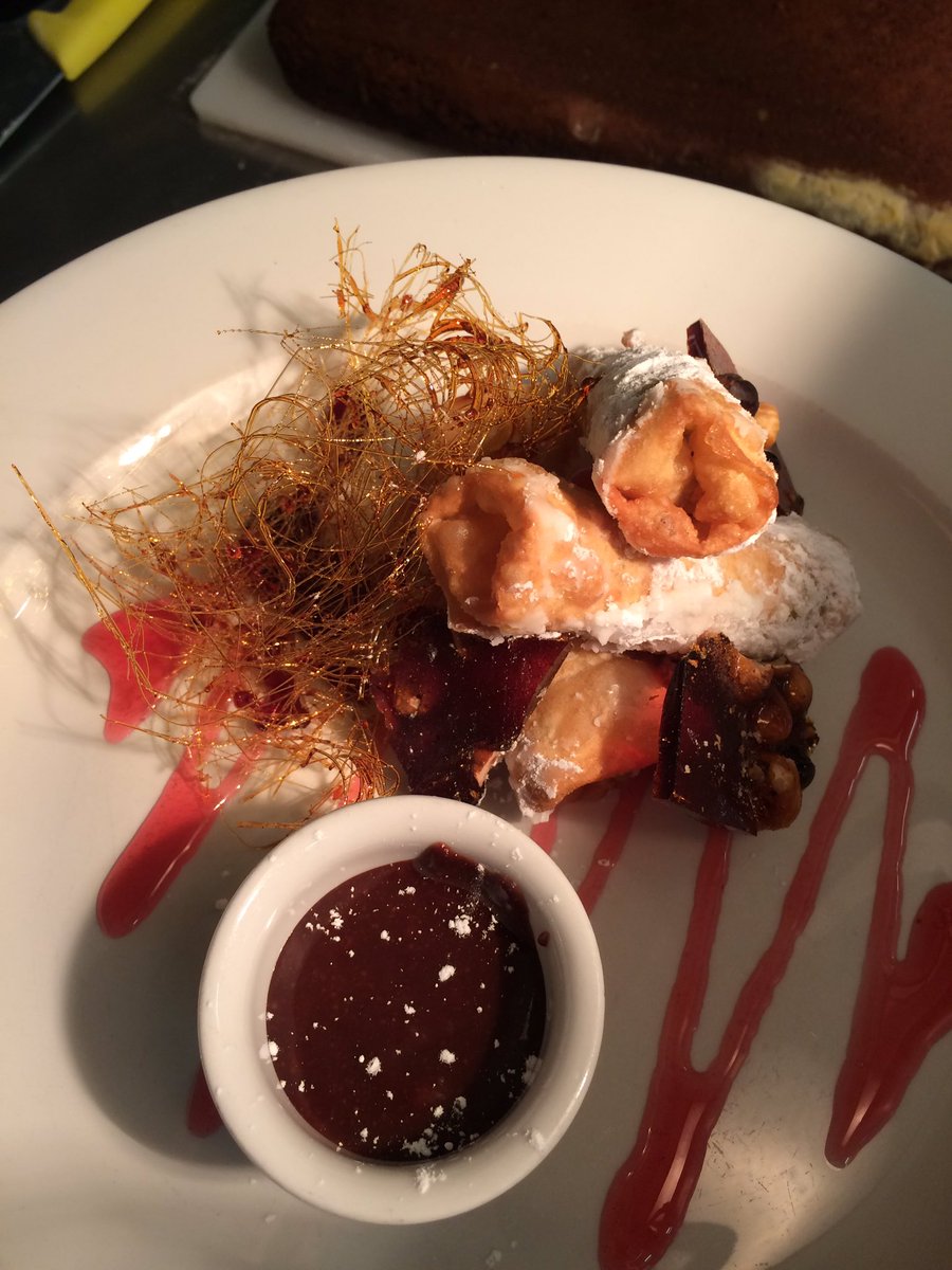 bethellkatie's tweet photo. Gotta love a bit of dessert testing #steakandstamp #pencoed @staceyjevs https://t.co/nBZMknVQVK