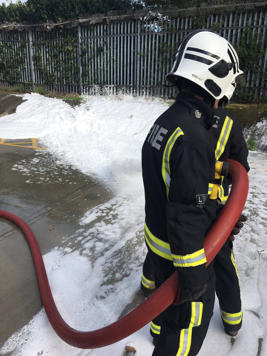 CFO_WMFS's tweet photo. We're also practicing making foam which is used on flammable liquid fires. #training #tacadvisor #BMA https://t.co/U4L59mTAho