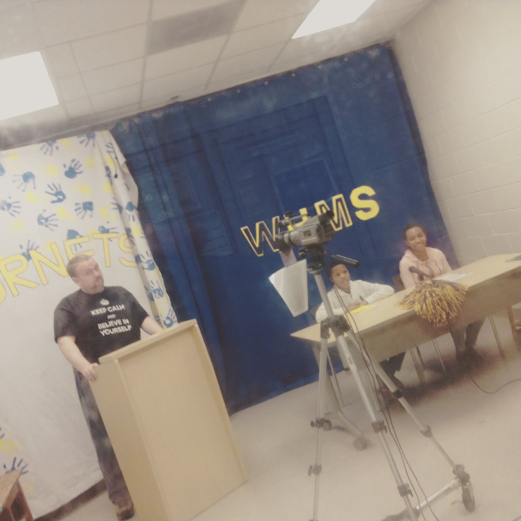 HandMSLibrary's tweet image. WHMS Morning Show staff hard at work @HandMiddleSC @RichlandOne