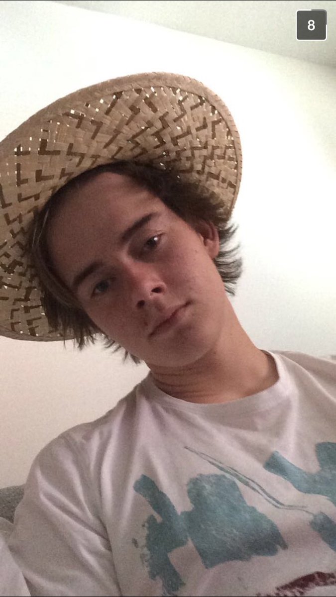 oskarelmquist's tweet photo. Grattis mina bröder på eran 18-års dag, hoppas ni får en kanon dag!! ❤️@AxelATJ @LTjernstrm https://t.co/jj0FtslGoT