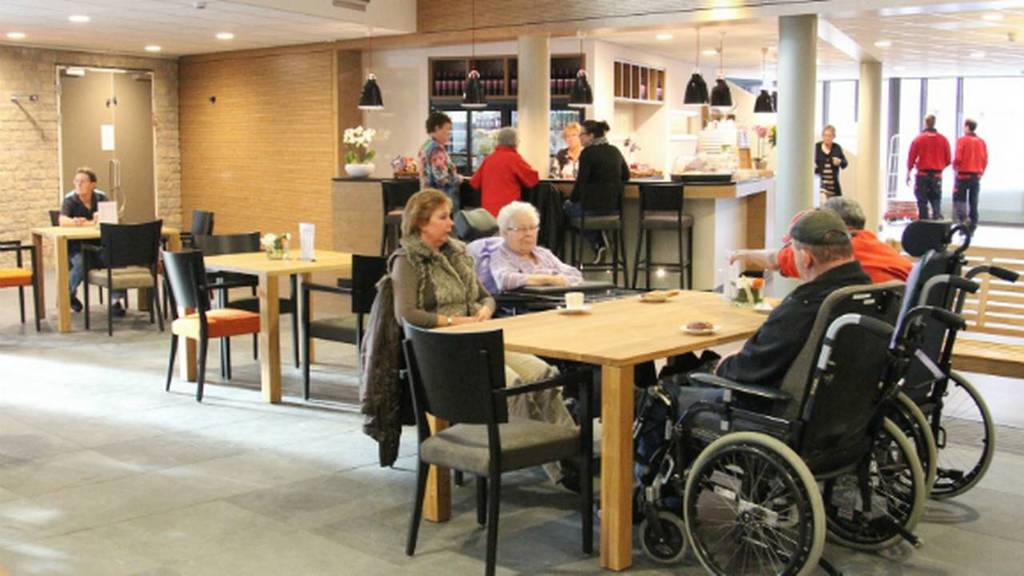 Op 8 november organiseren we het seminar 'Nieuwe energie voor ouderenzorg'. Een inspirerende dag over ouderenzorg! denieuwedraai.nl/seminar/oudere…