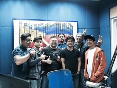 musicoofficial's tweet photo. Radio guesting at Pinas FM with Dj Marky Mark & dj Bongskie.
#musicoPH #OPM #IndieMusic https://t.co/PIrV9JBZIg