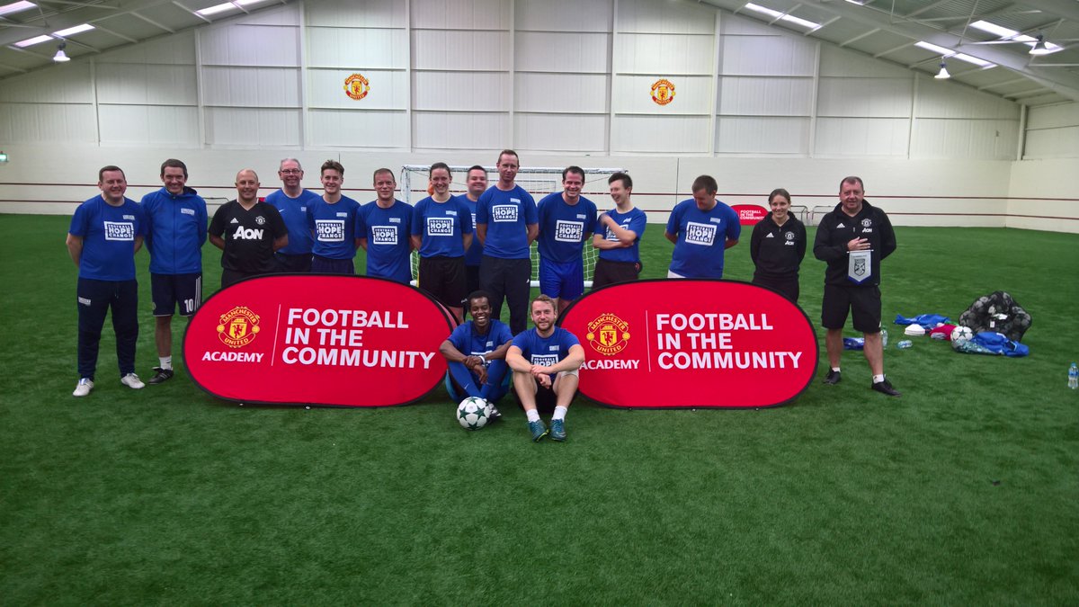 ManUtd's tweet photo. Great to welcome players &amp; volunteers from @streetsoccerSCO yesterday, for a special #MUFC Football in the Community course and tour! https://t.co/yiSP38g4wN