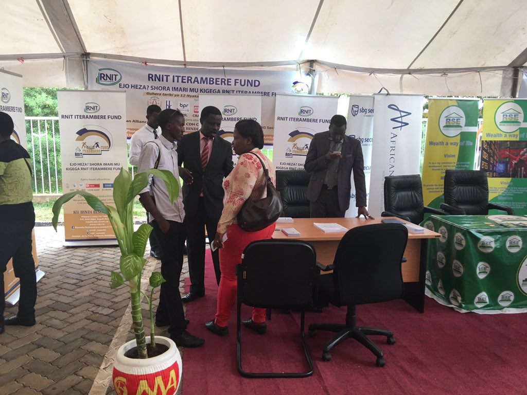 mdoryns's tweet photo. Participants and exhibitors at the #DigitalFinExpo as we continue celebrating #SavingsWeekRw #Rwanda https://t.co/aE25MihLFL