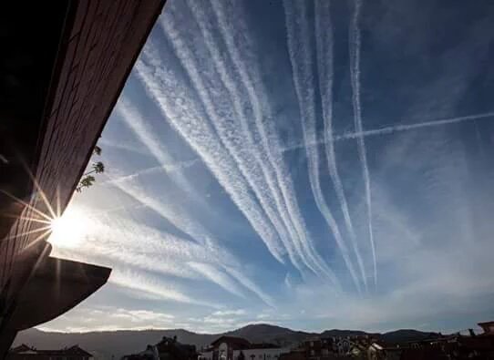 redding_red's tweet photo. . #OpChemtrails storm now 
We're stronger when we speak together #Opc303 https://t.co/w6dGP0fjO9
