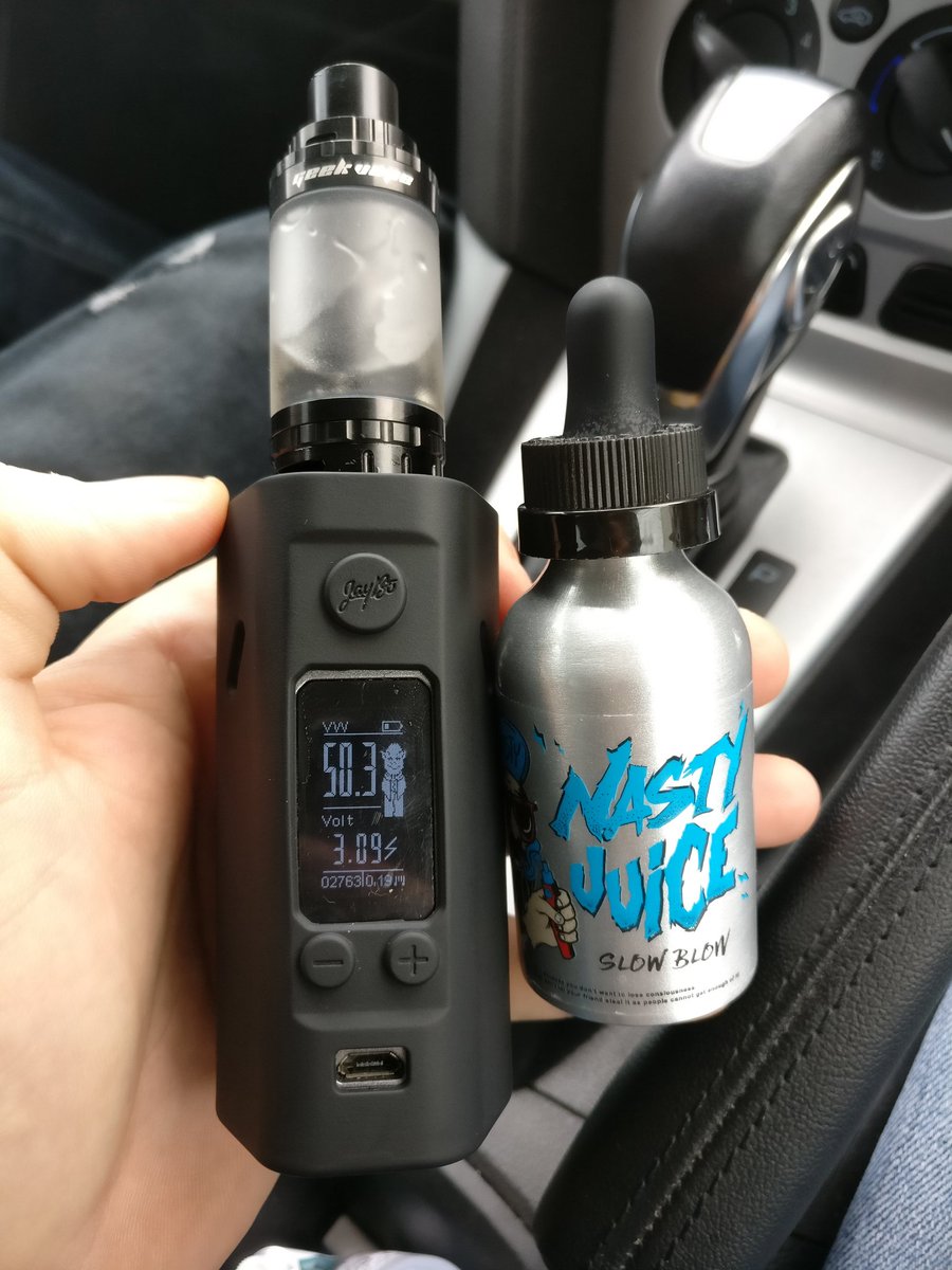 #handcheck trying some of the new nasty vape range really nice highly recommend slow blow, video to come later this week #vapefam #VapeLove
