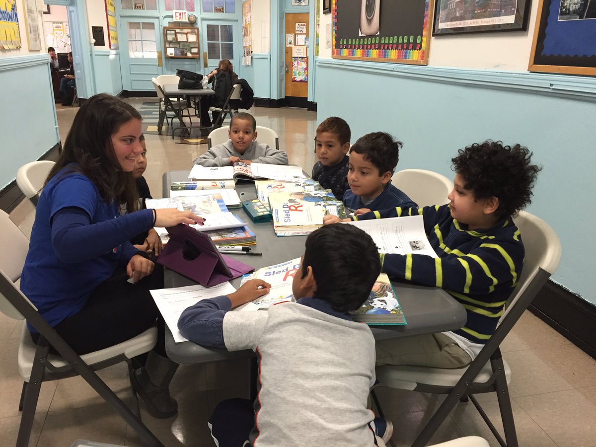 2ndGradeJKO's tweet image. #class202 works in a small group with Ms. Freda during Shared Reading! 📚📝 #2ndgrade #wonders #smallgroupinstruction @PS66JKO