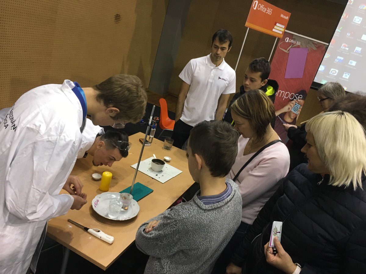 RTUIZV's tweet photo. Šodien esam Latste2016 Minifestivālā! Atbalsti- https://t.co/vmwqEvkc9U! Starp šodienas balsotājiem izlozēsim dāvanu no @MSLatvia #uzlādēIZV https://t.co/zISnYh7Ew2