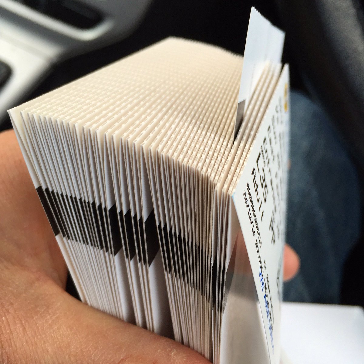 Massive thank you to Jack <a href="/LUFCgrassroots/">LUFC Grassroots</a> - over 40 juniors from <a href="/WiggyGrass/">Wiggy Grasshoppers</a> coming to watch the Newcastle game! <a href="/LUFC/">Leeds United</a> #nextgeneration #lufc