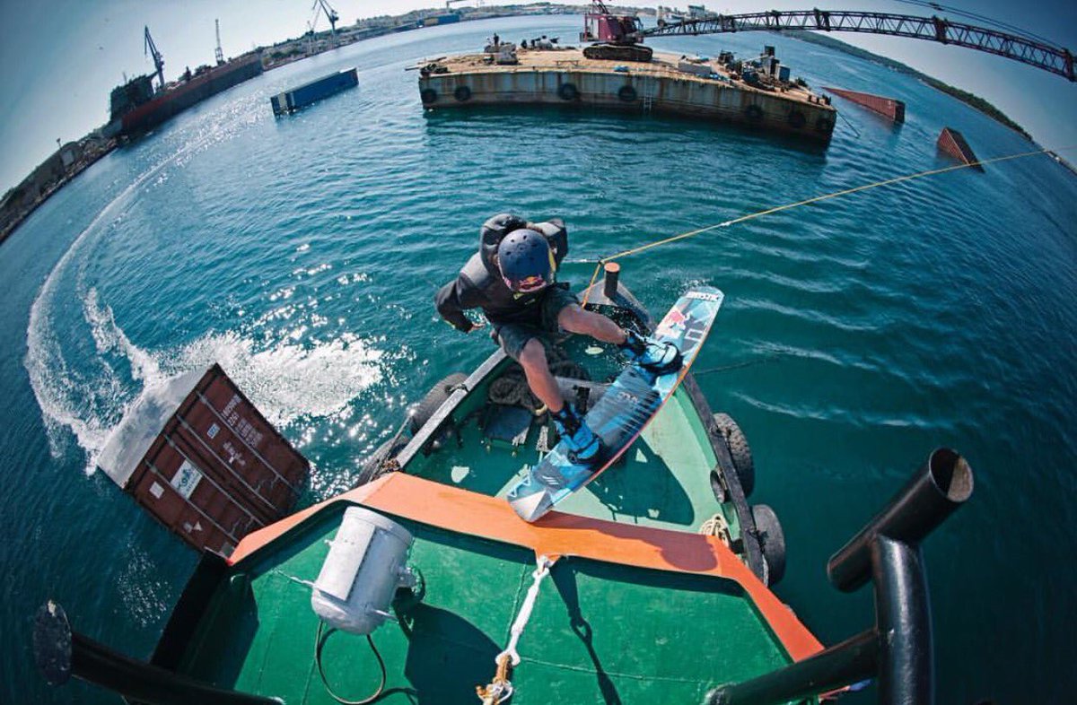 Ronix's tweet photo. The @redbull #wakecrane is live check the link. https://t.co/2gjMynRPbb https://t.co/9YgoRRJoKo