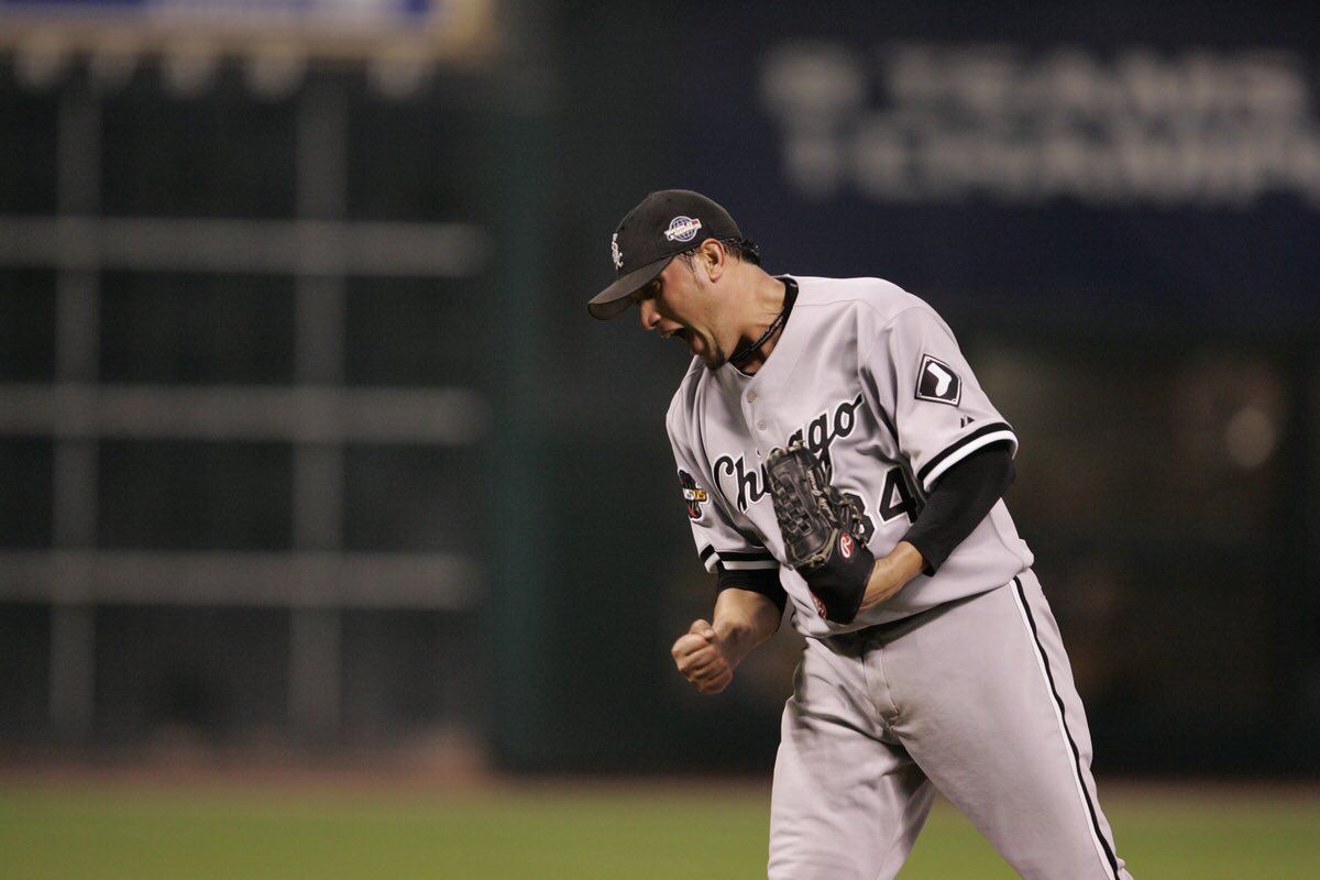 whitesox's tweet photo. #OTD 11 years ago (!!), the White Sox won the 2005 #WorldSeries. https://t.co/5dMGzWkxib