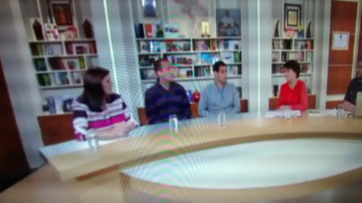 VerteReirOK's tweet photo. #VerteReir en #MagazineOrbe21 @CanalOrbe21 junto con @paulatorresrse @belenbadia @jstringa https://t.co/ChdamgLHme