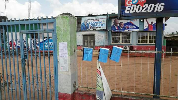 NGRWailers's tweet photo. Breaking: The Caretaker Governor of Edo State, Godwin Obaseki served by substituted means at APC secretariat in EDO. https://t.co/8Z8uhcldHS
