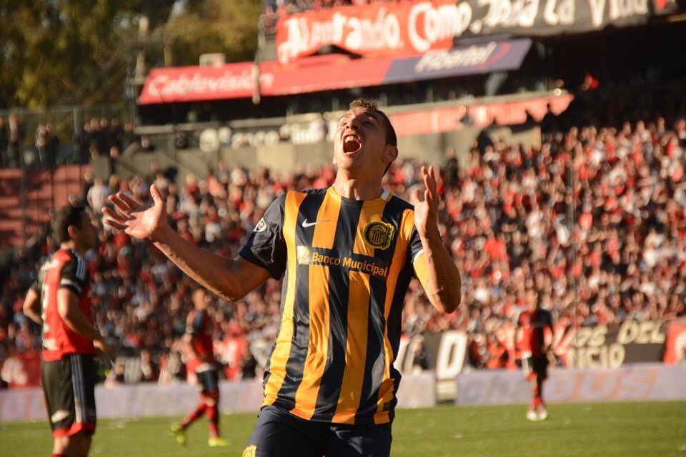 gastihirsch's tweet photo. Fue a probarse a los 14 y no quedó. Volvió a los 15, la peleó y el resto es historia. Feliz cumple, Marco Ruben. https://t.co/FnkO53QkOG