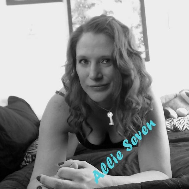 Retweet if you would like to be under me ;)!!  #ilovemygirlfund https://t.co/IncjBU9pJs    @mygirlfund