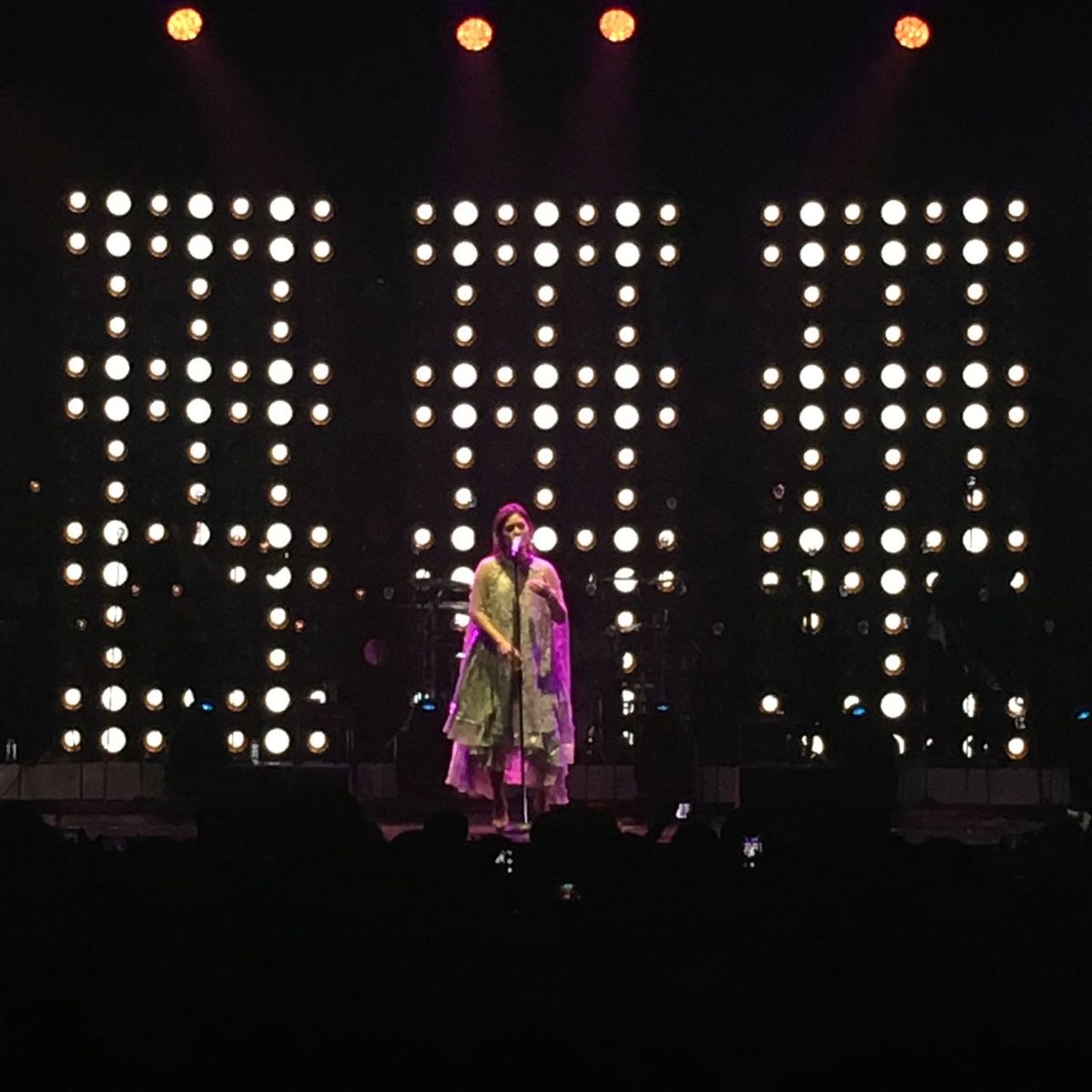 eleveniaID's tweet photo. Mana nih @yourRAISA_Solo? Sekarang @raisa6690 lagi nyanyi Let You Go di konser #RaisaHandmadeTour lho! https://t.co/QHUDDIQQ6q