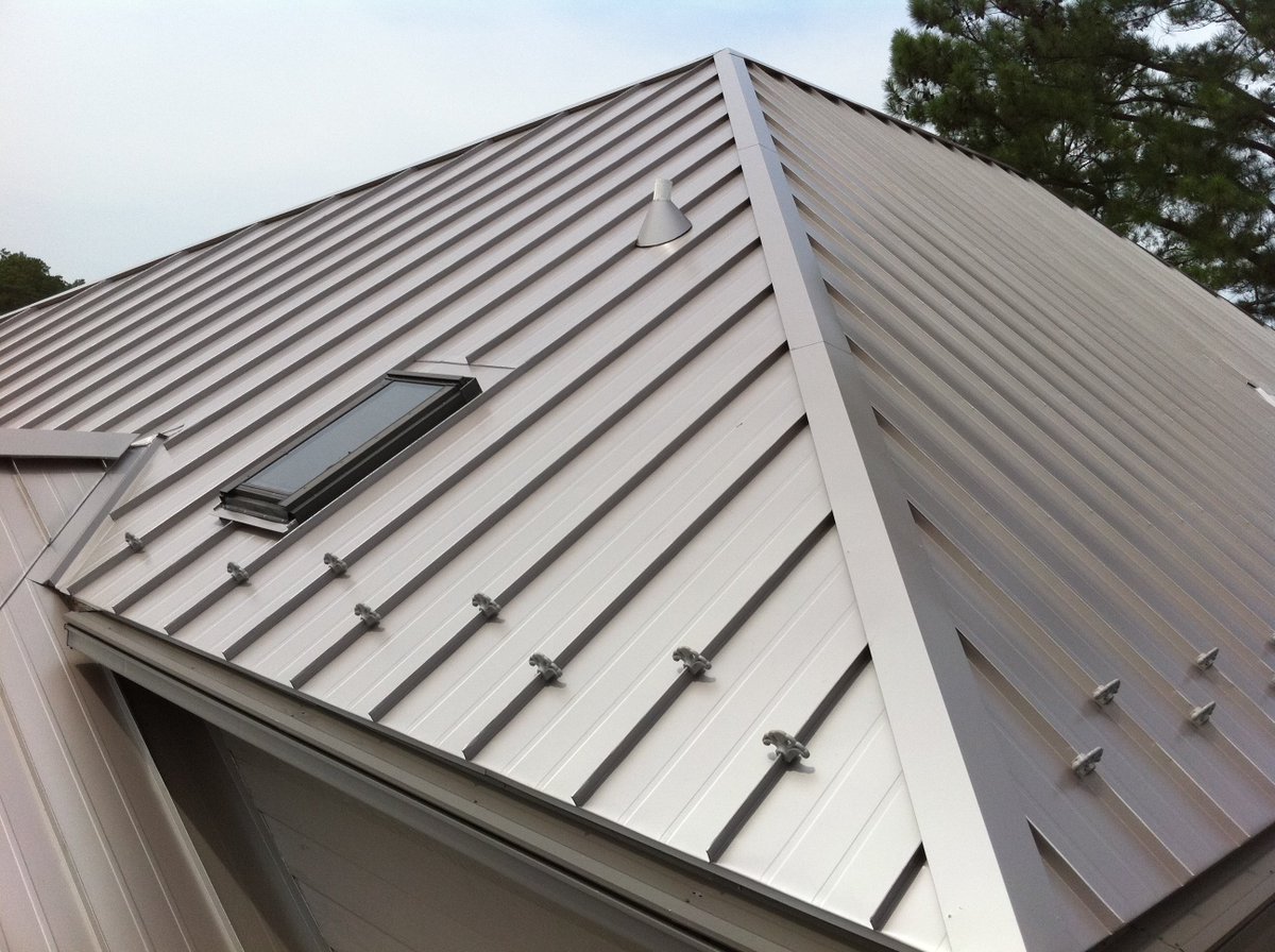 7 Reasons to Install a Standing Seam Metal Roof - bit.ly/1Hlx73r #Roofing