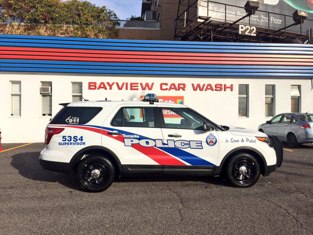 AlexLiComms's tweet photo. We take pride in our presentation! I make it a habit of starting & ending my shift w/a CLEAN @TorontoPolice patrol car!๐ #LookSharpFeelSharp https://t.co/5Fx8ceOZY8