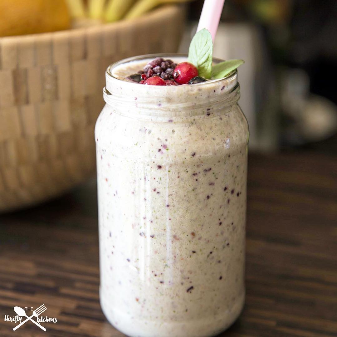 MammaChia's tweet image. Cranberry Almond Protein Shake with @mammachia Organic #ChiaSeeds! Big thanks to @thriftykitchens for sharing this tasty, seasonal recipe.