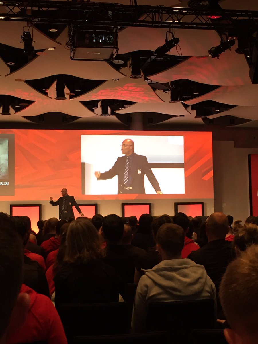 paullennon1983's tweet photo. #KrissAkabusi @ #VALive2016 https://t.co/FEHN5cfDyo