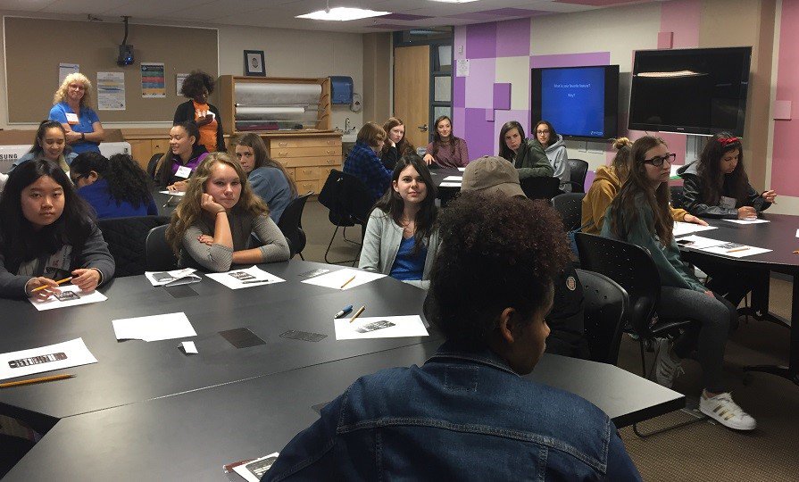 SYFCareers's tweet photo. Synchrony Financial was a main sponsor for "The IT Girls" at @iSchoolSU on on October 9th-10th, supporting girls in #STEM. #womenintech https://t.co/XmD23IaMBv