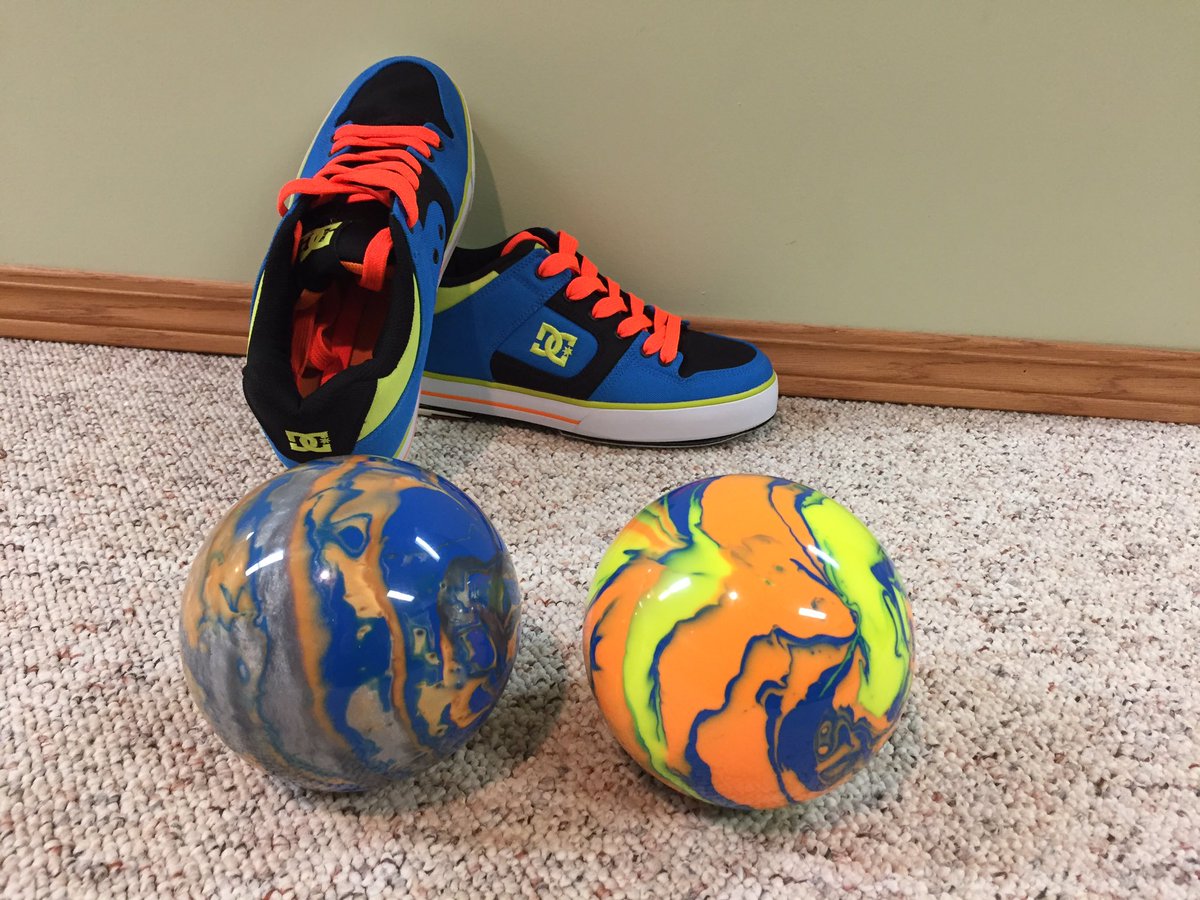 brenden_wx's tweet photo. Got my new bowling balls today. Looking good with my bowling shoes. #bowlerforlife #bowlerproblems https://t.co/IA6jifry0K