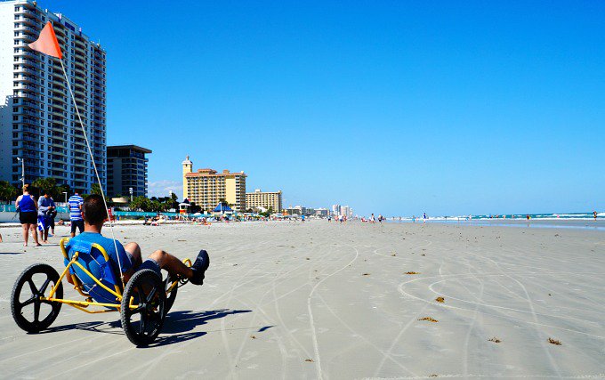 TheRebelChick's tweet photo. Did you know that @DaytonaBeachFun is the Perfect Fall Beach Escape Destination? #WeekdayGetaways https://t.co/LOrtu9Wek7 #ad https://t.co/L3Se2Jggiz