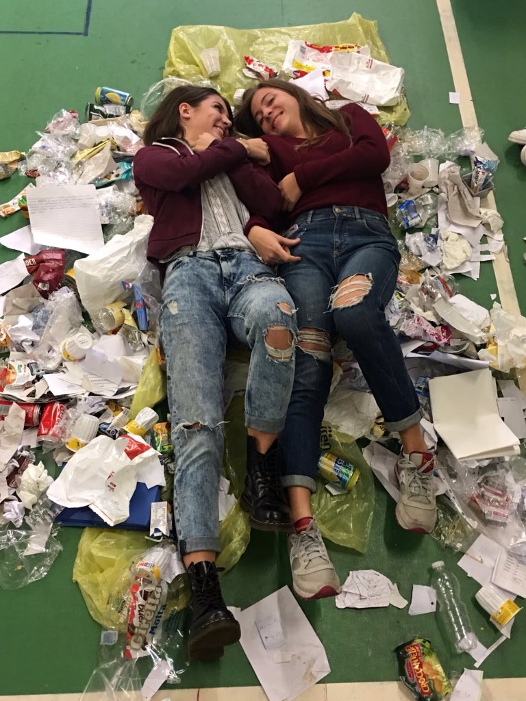 LiceoUlivi's tweet photo. Inspired by @GreggSegal #7daysofgarbage https://t.co/YqLjQQEE85