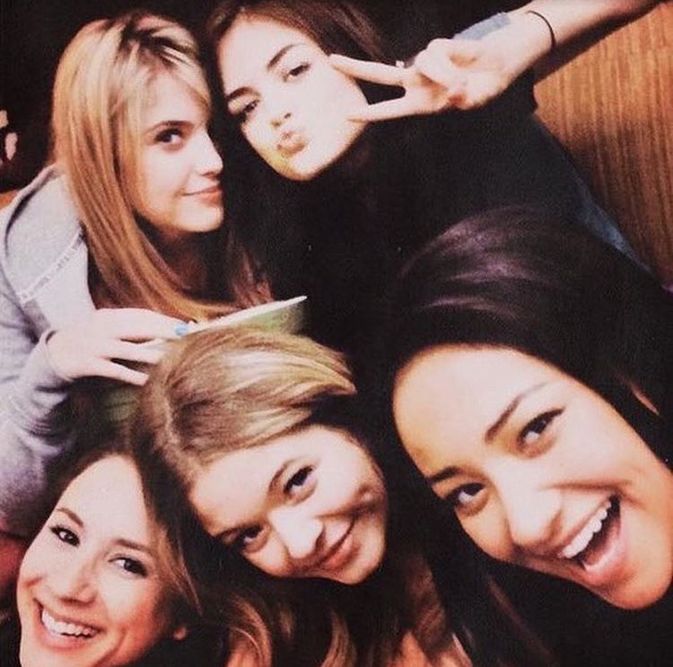 Ashley Benson tweet media