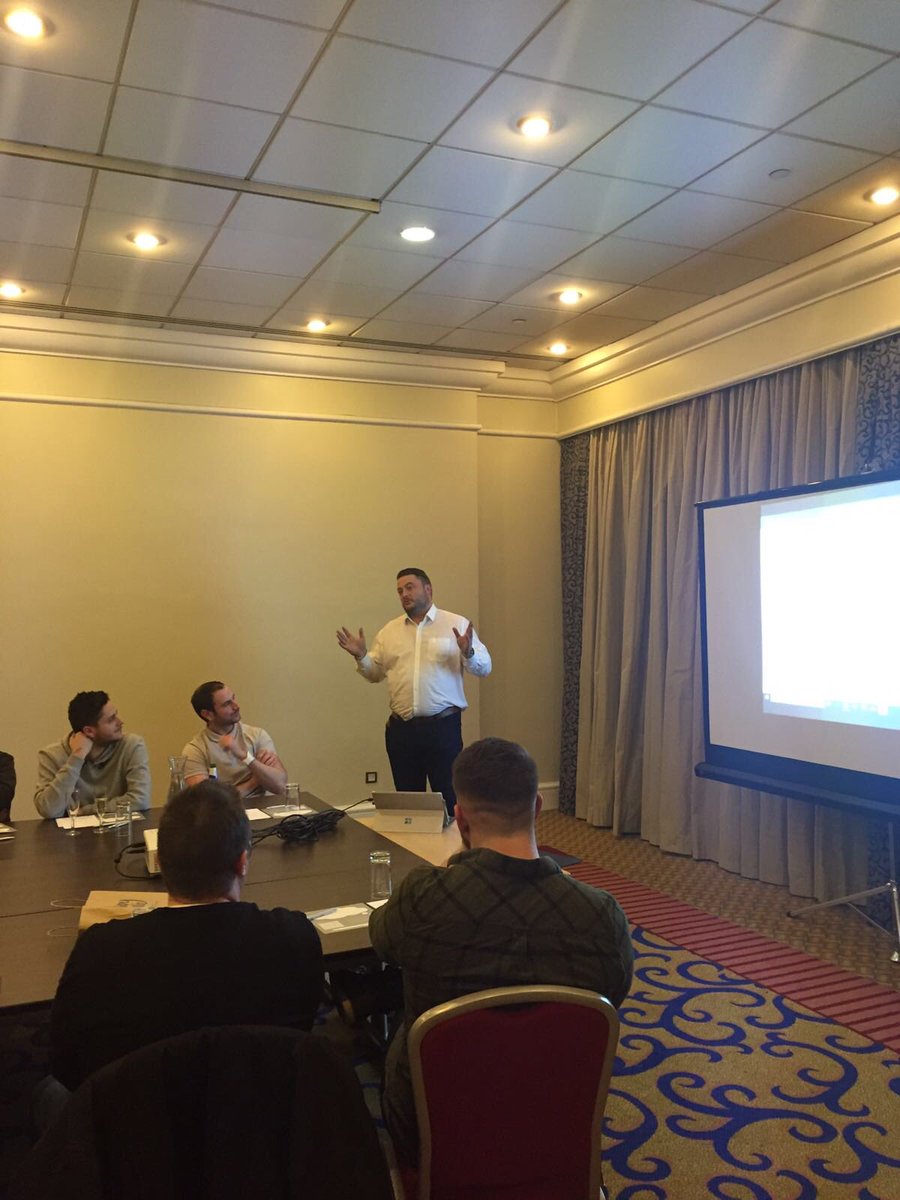 MIDCommsUK's tweet photo. The #Bigmeet is underway talking #commissions! Welcome to the team guys!! #o2deepdale #o2fort #o2maghull #o2kirkby #o2rochdale #o2ashton https://t.co/hZWh3hGXng
