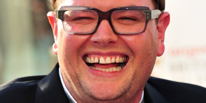 Knew Id seen Marys Victoria sandwich somewhere before! (@AlanCarr??) #GBBOFinal https://t.co/M23oaAVc9m