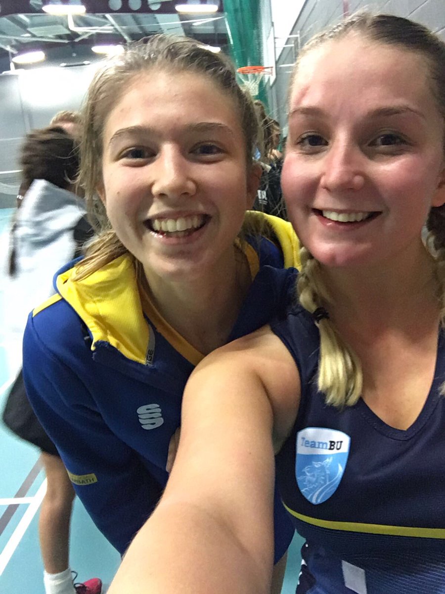 Blaze_Netball's tweet image. Blaze reunion #SweatySelfie @JaymeeLeighW @AmyFallaize #Uninetball
