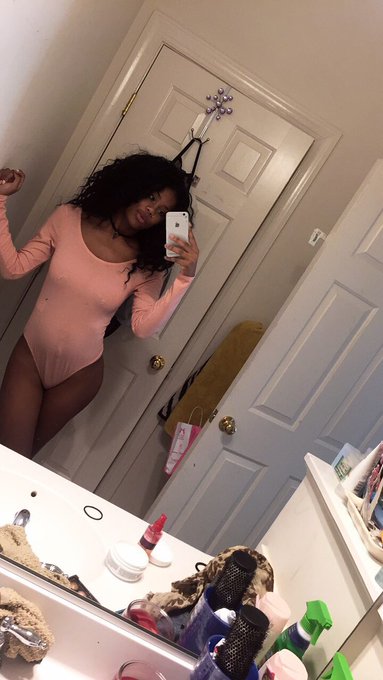 Watch princessmya😜's leaked NSFW photo on TwXstars