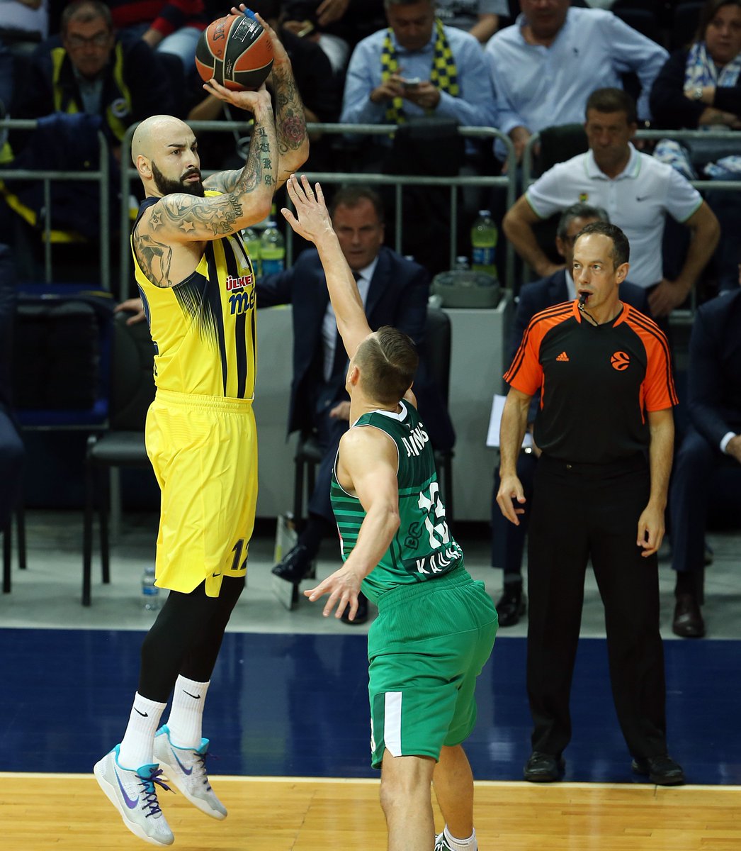 FBBasketbol's tweet photo. Maç Sonucu | #Fenerbahçe - @bczalgiris: 82-68 #FNBZAL #GameON https://t.co/89q0qYogHi