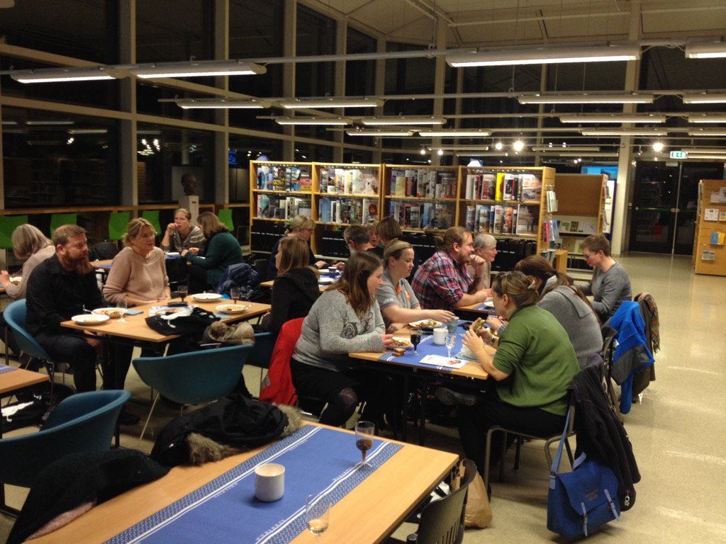 akroglund's tweet photo. Med bokhandlere/biblioteksfolk i Porsgrunn og omegn, med @VegaForlag og andre. Kniv, sjel og gaffel ut til folket https://t.co/0MiaLZY3It