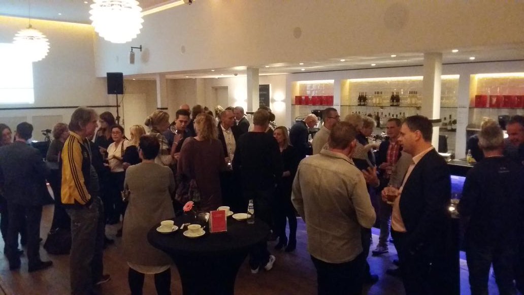Kampenib's tweet photo. Stadsgehoorzaal Kampen vol ondernemers. @maxgastfocus @SGZKampen kijkje achter de schermen https://t.co/IPRpYKchFR