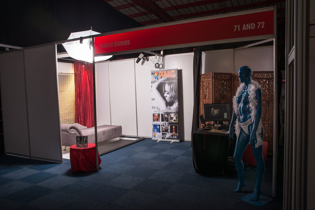 Punk28Studios's tweet photo. Time to put head to pillow and build up strength for day 1 of @SEXPOSA. Pop in and visit our stand for awesome boudoir/glamour photo fun! :) https://t.co/QRZn0guO7Z