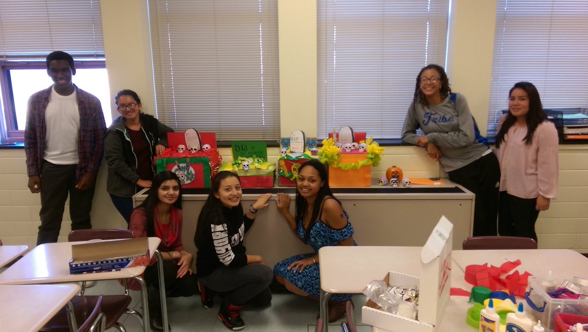 THS World Languages tweet media