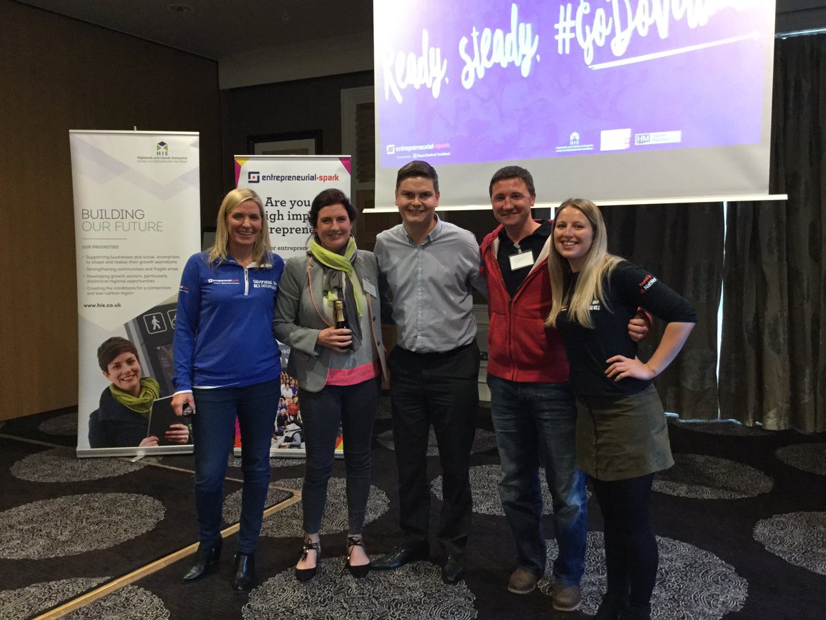 ESparkGlobal's tweet photo. Pitching prize time! @LukeOAlmond does the honours. #GoDoVirtual #GoDoAcceler8 https://t.co/D6aoVYDBLM