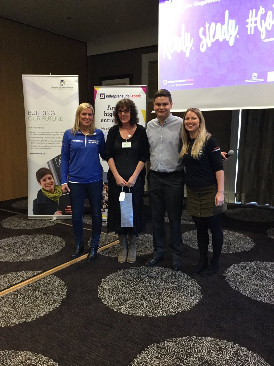 ESparkGlobal's tweet photo. Pitching prize time! @LukeOAlmond does the honours. #GoDoVirtual #GoDoAcceler8 https://t.co/D6aoVYDBLM