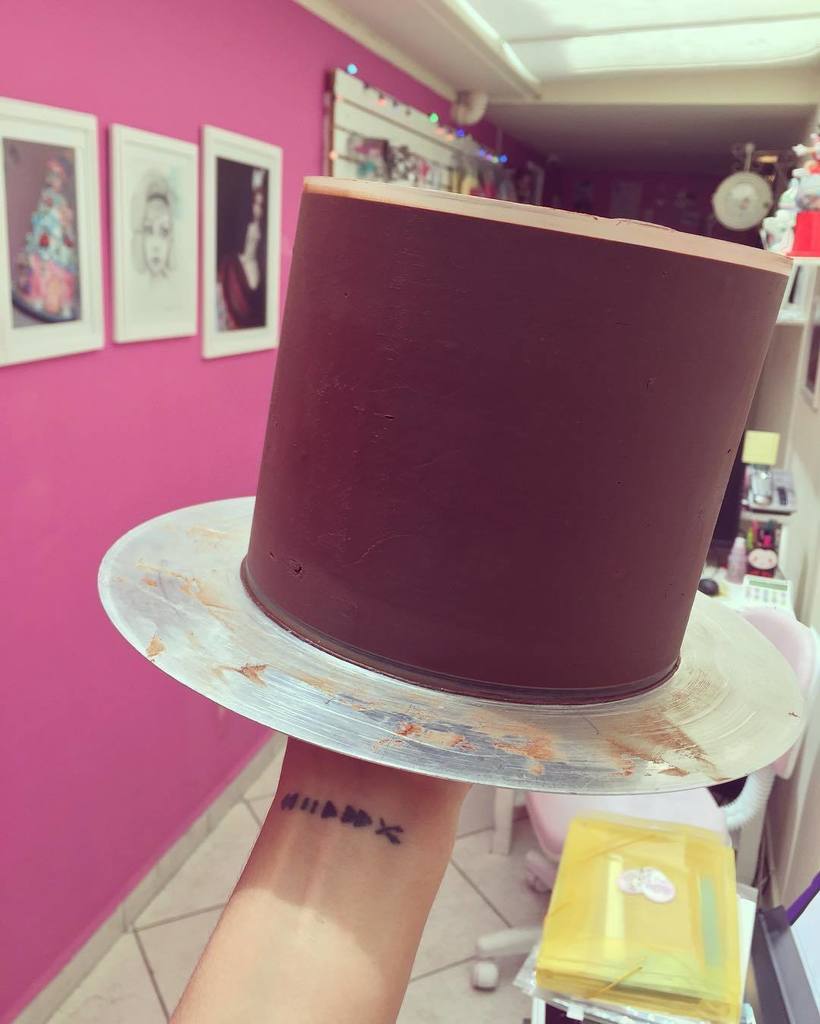 lili_glace's tweet photo. ππ Bolo Retinho da Aula de Hoje πππΌπͺπΌ #cursodebolo #moema #aerografia #aerografo #liliglace https://t.co/Iy052MxmSU https://t.co/nzCJt290uC